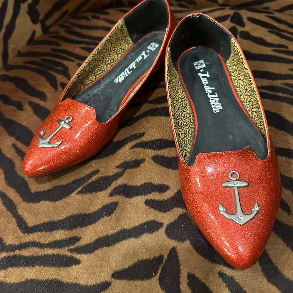 Lux de Ville and TUK collab Sparkling Red pointed Anchor Flats - Picture 8 of 13